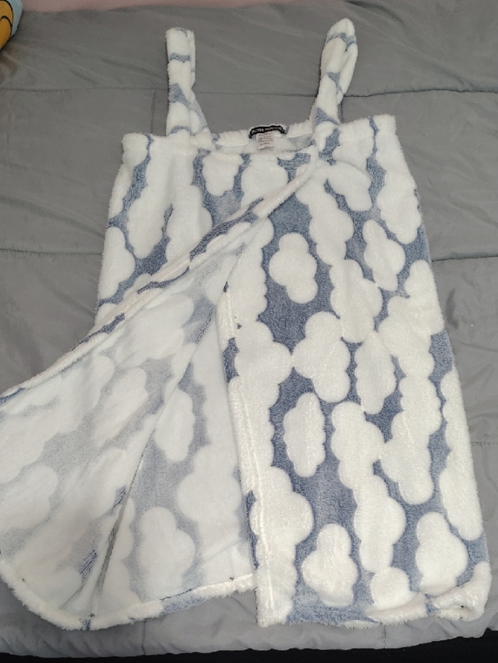 Plush Cloud Print Strap Robe - Picture 4 of 5